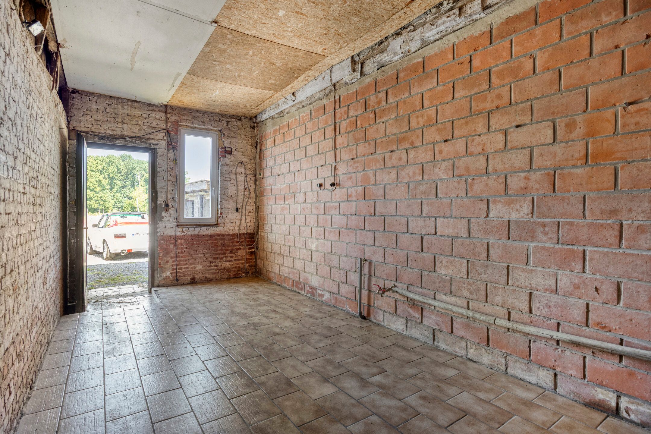 Deels gerenoveerde woning met prachtig verzicht op 14 are foto 14