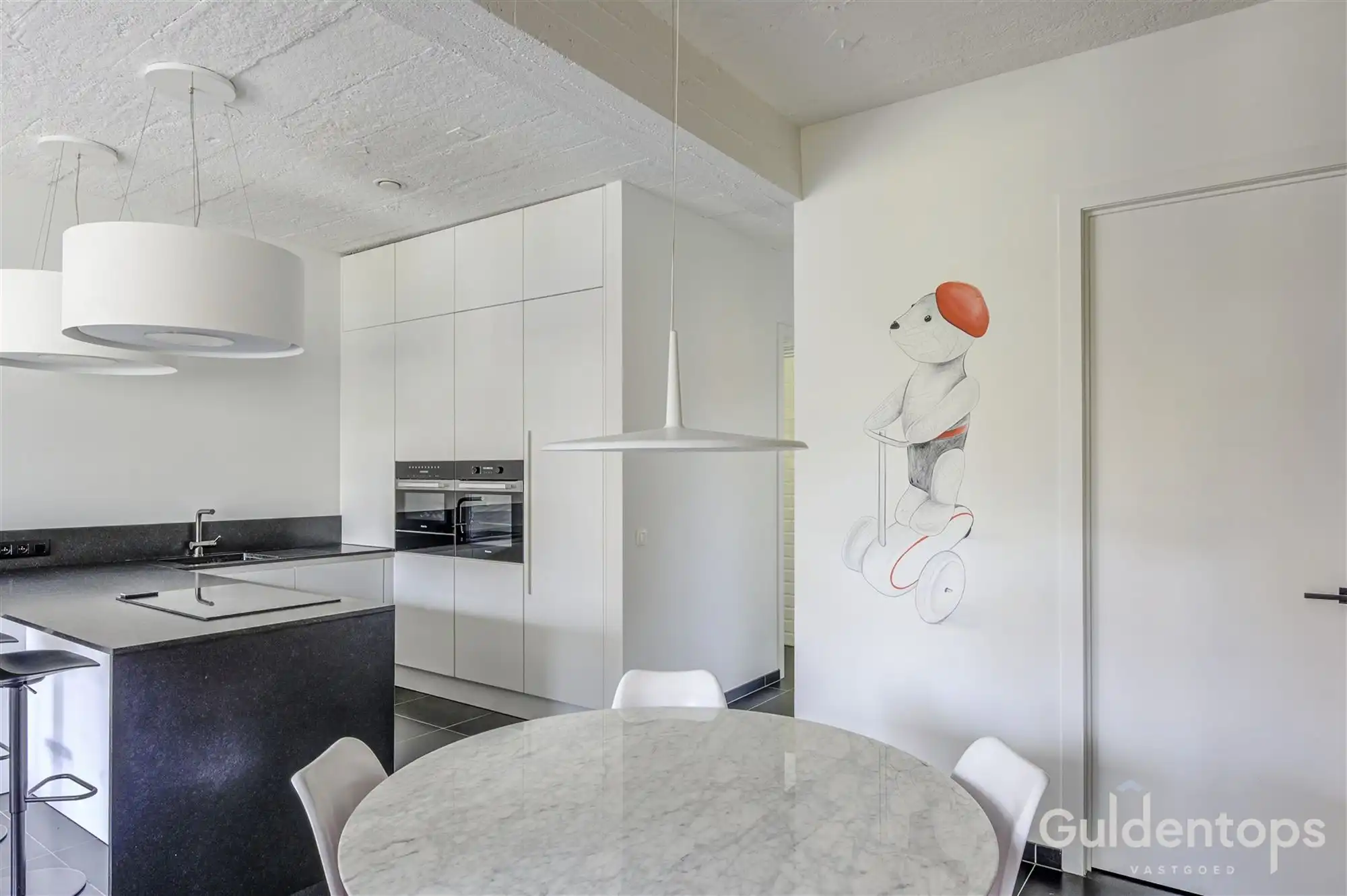 Knap energiezuinig appartement met veel charme foto 9