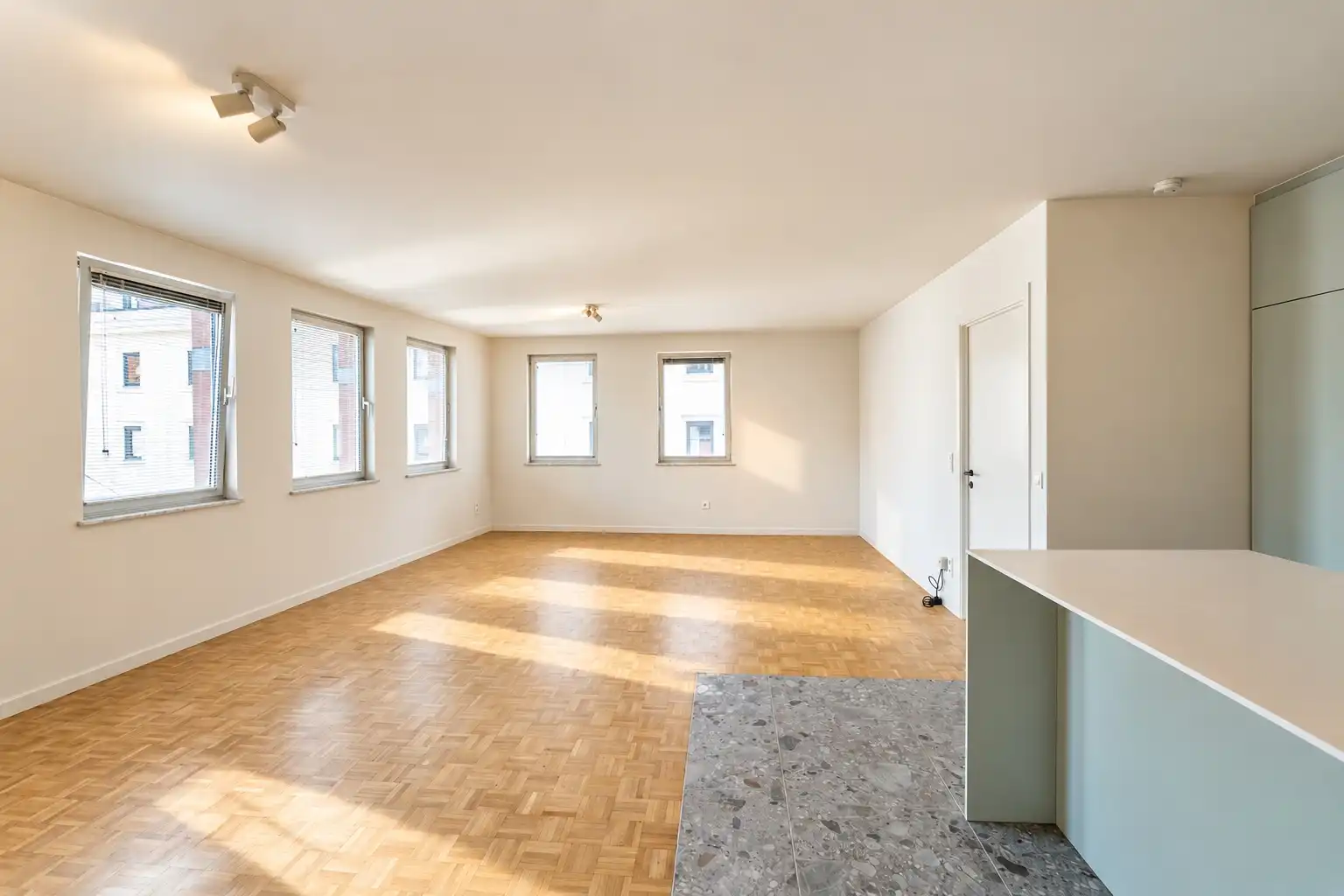 Gerenoveerd 2-slaapkamerappartement met uitzicht op Sint-Baafskathedraal foto 3