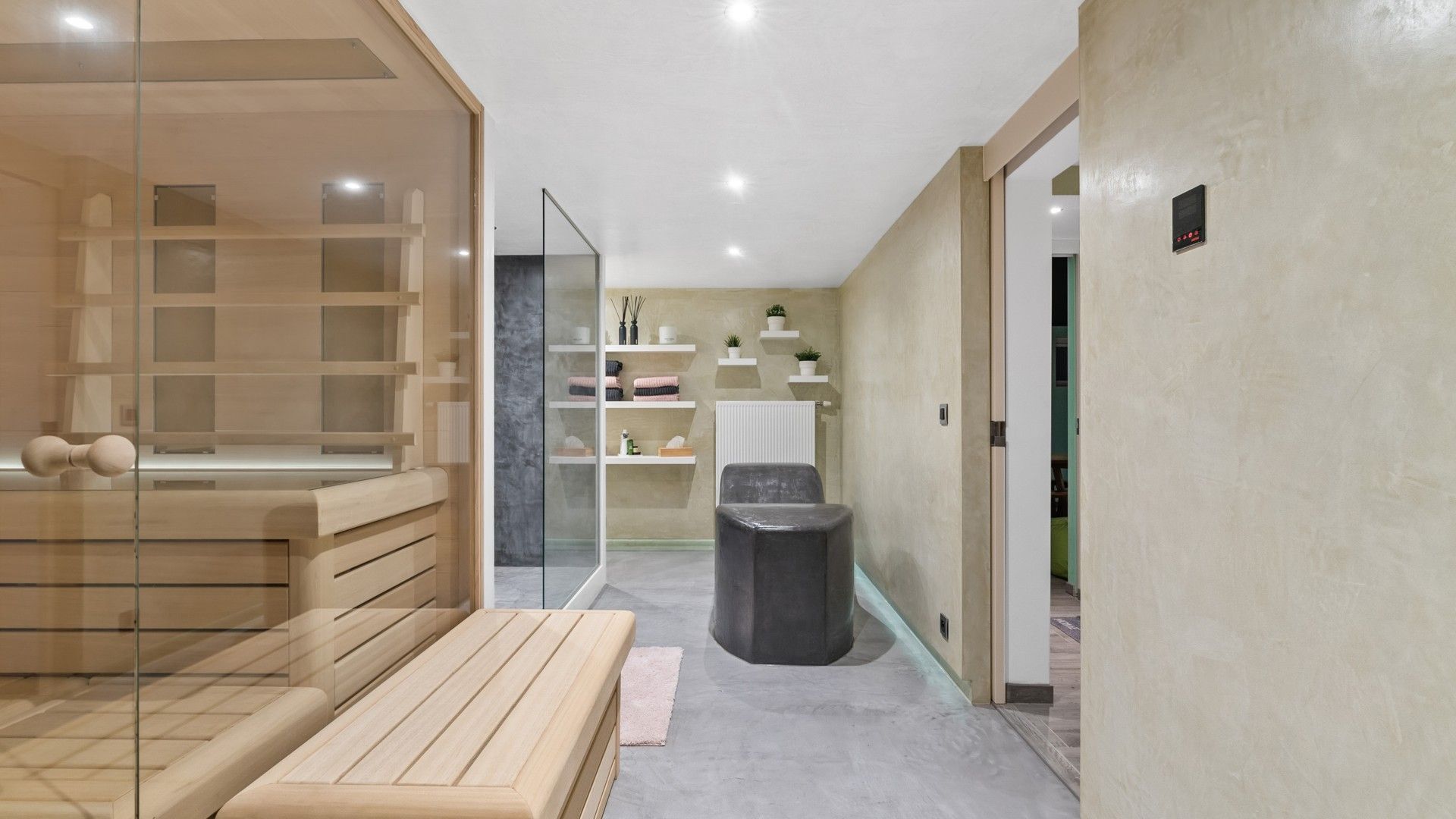 Energiezuinige woning met 4 slpkrs, zwembad en wellness in As foto 5