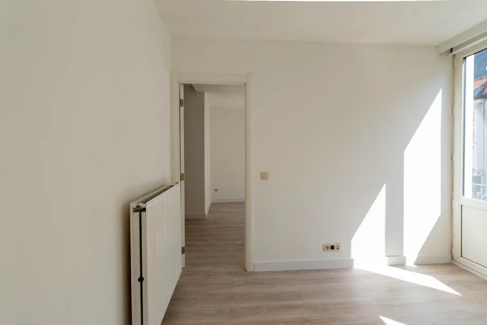 Instapklaar appartement met veel lichtinval en terras foto 9