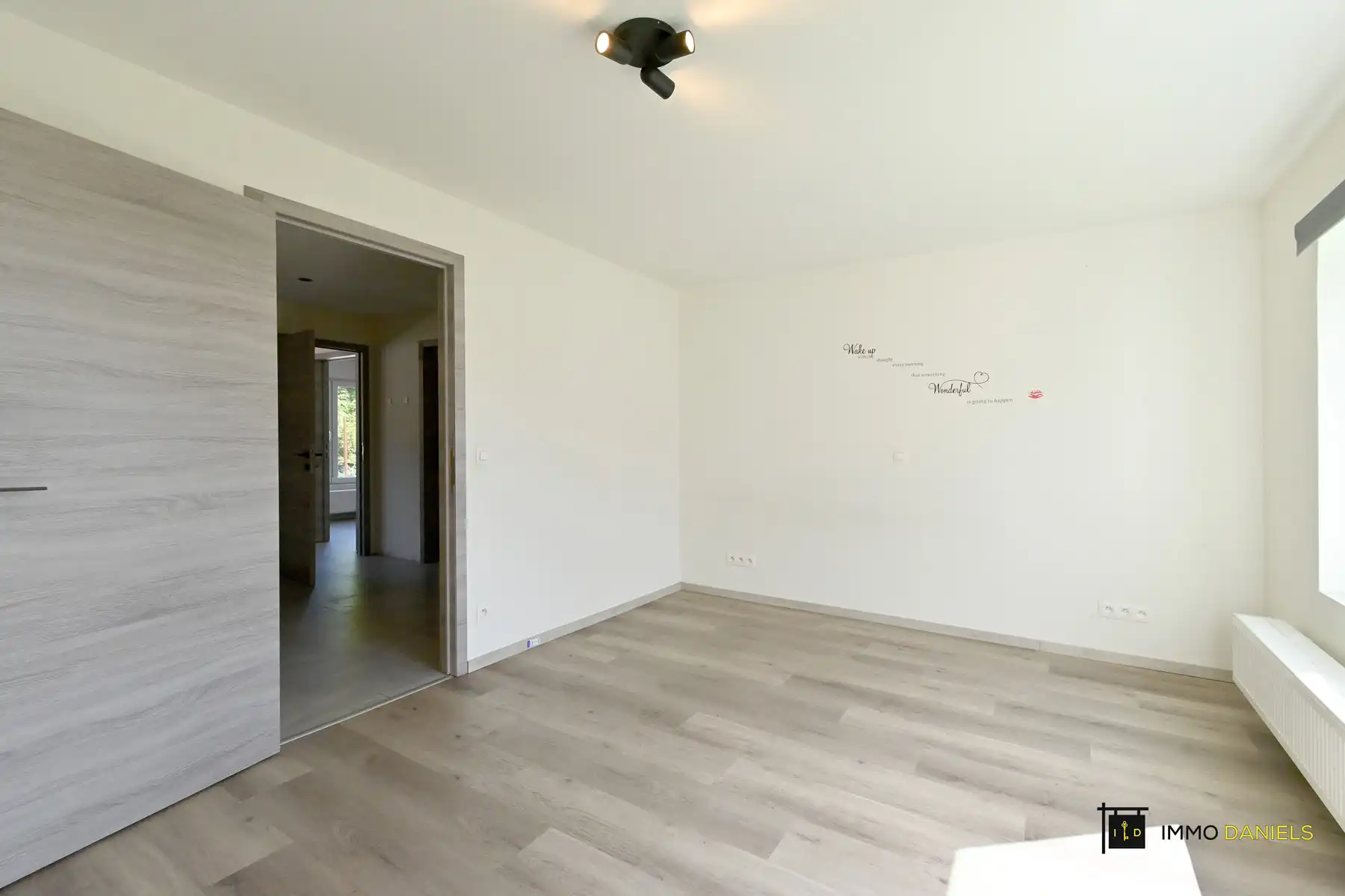 Gunstig gelegen handelspand met instapklare woonst (3slks.) foto 21