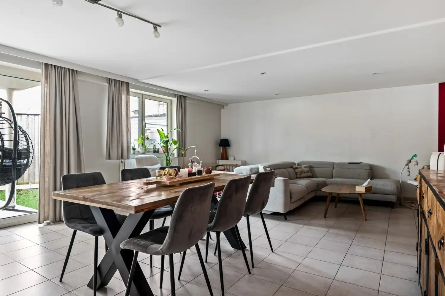 GELIJKLVOERS APP. MET 2 SLK EN TUIN! foto 2