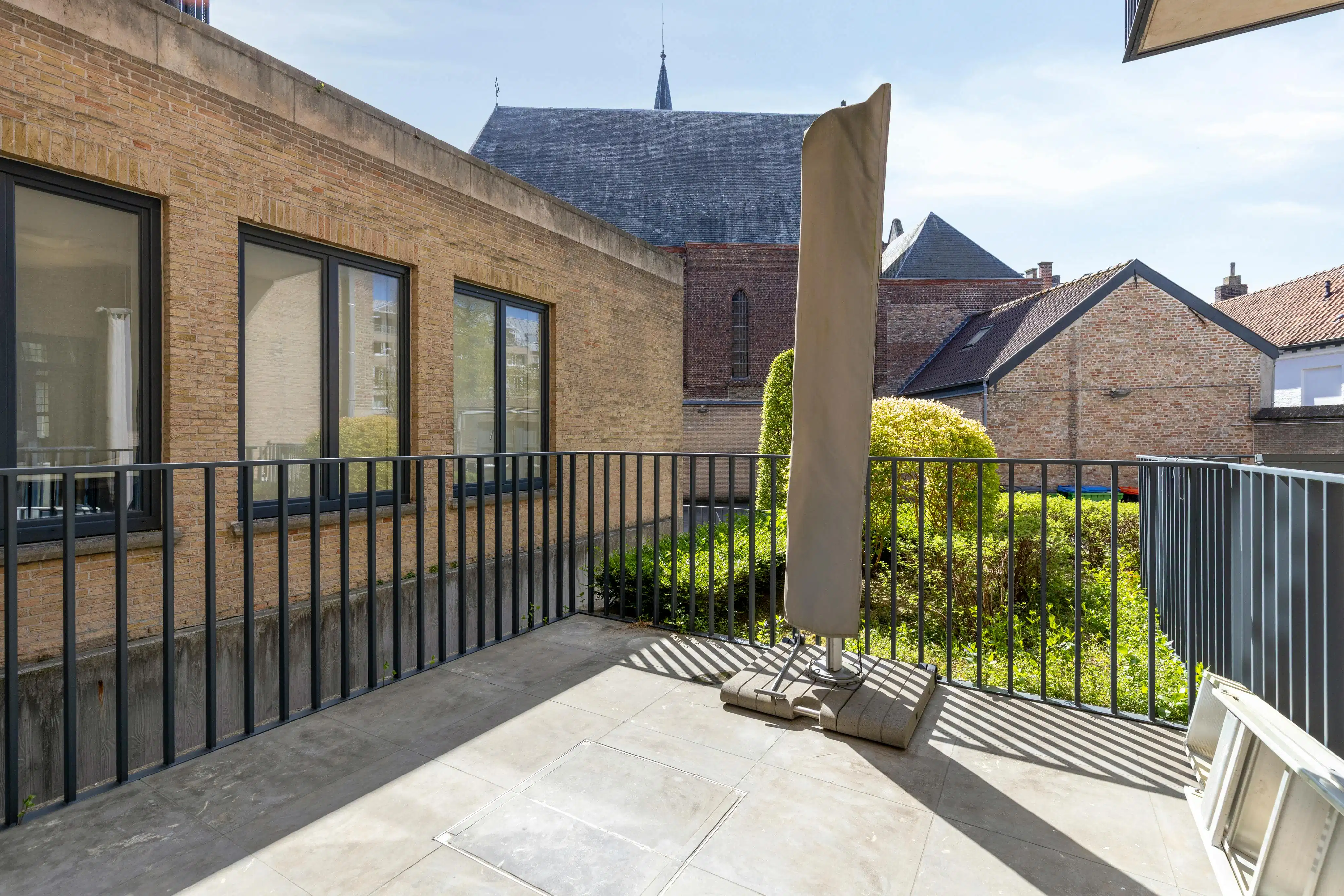 Prachtig 1 slaapkamer appartement met terras in hartje Brugge foto 15