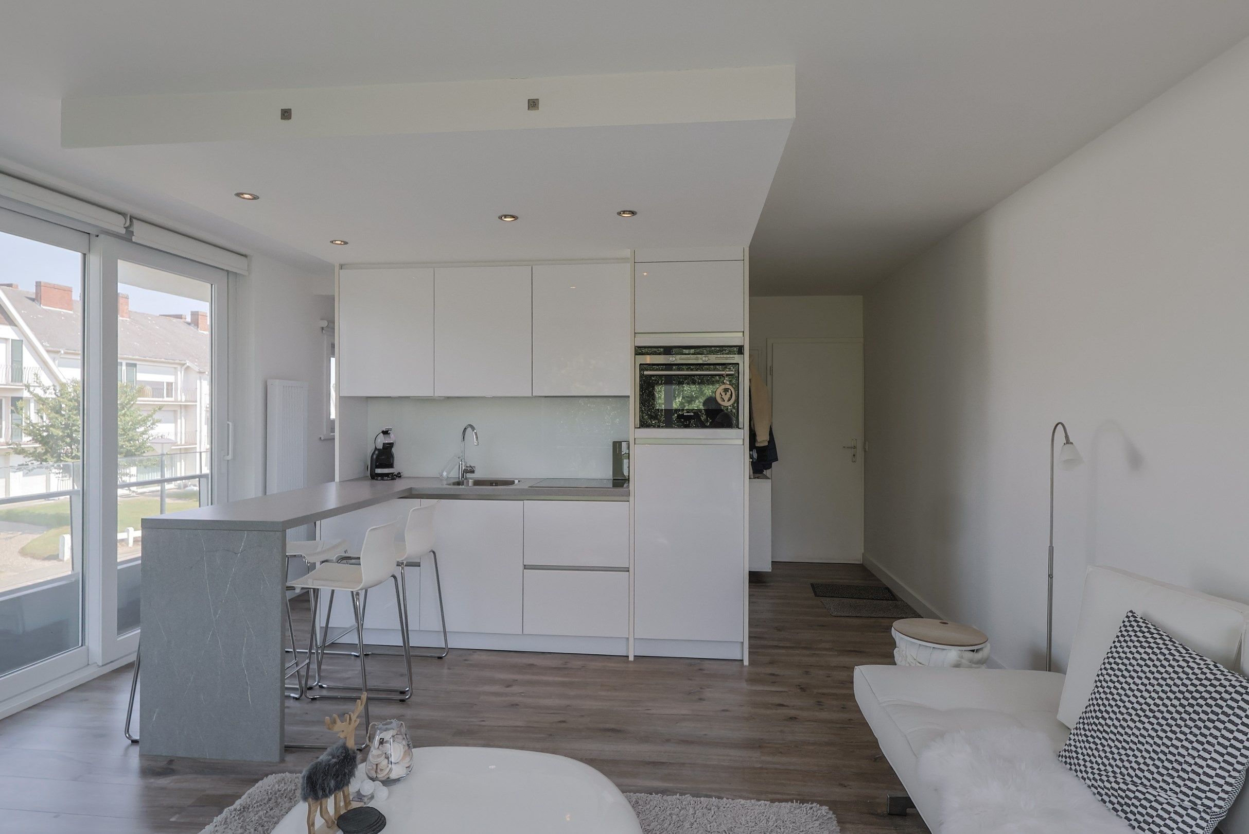 Instapklare studio op toplocatie in Oostduinkerke te koop foto 13