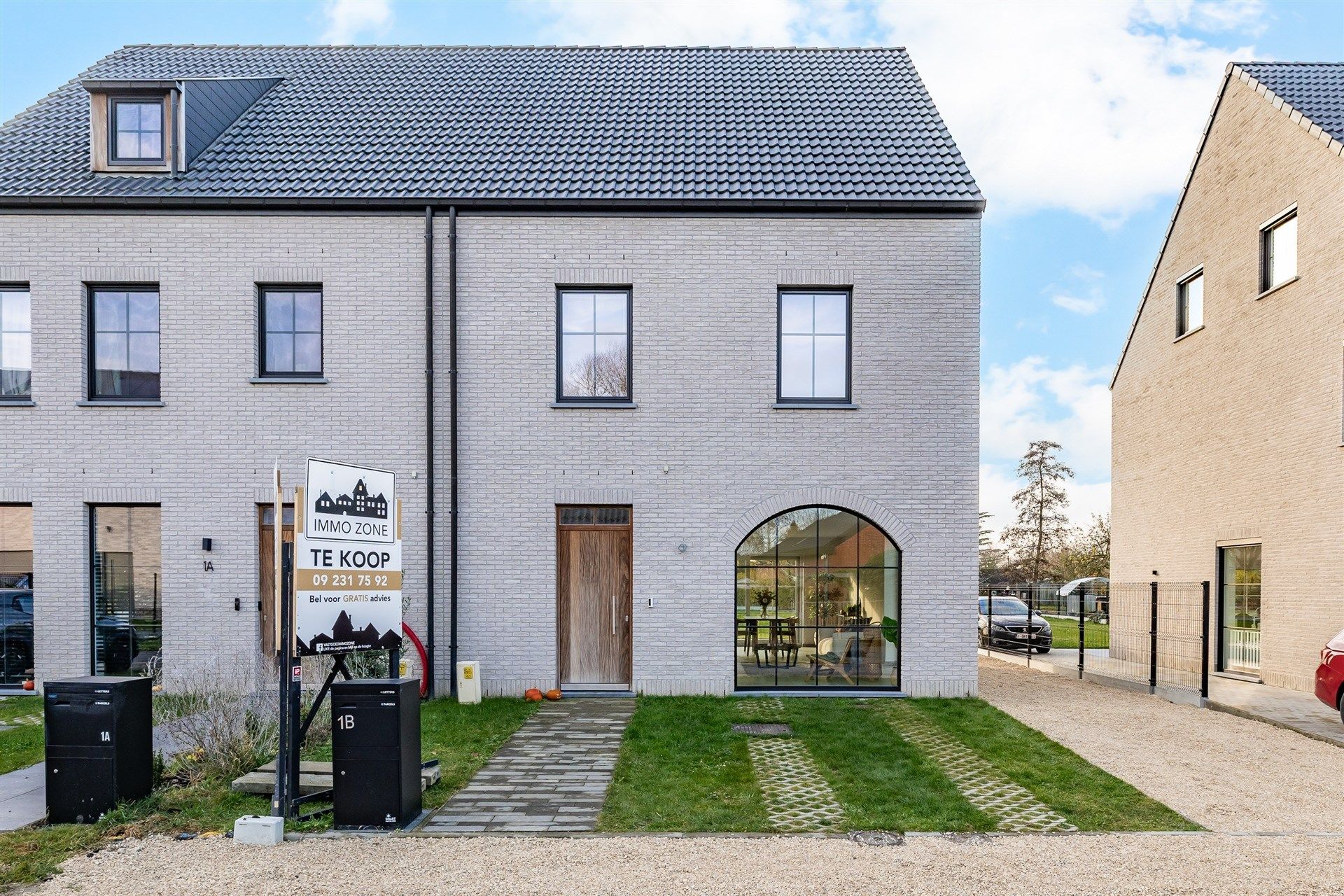 Uitzonderlijk mooie ééngezinswoning met tuin (bouwjaar 2023) foto {{pictureIndex}}