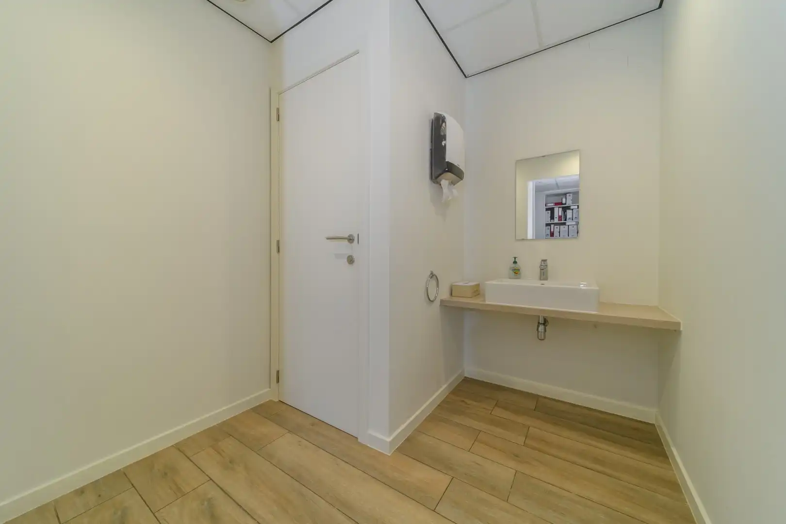Hedendaagse kantoorruimte te koop nabij centrum Aalst foto 12