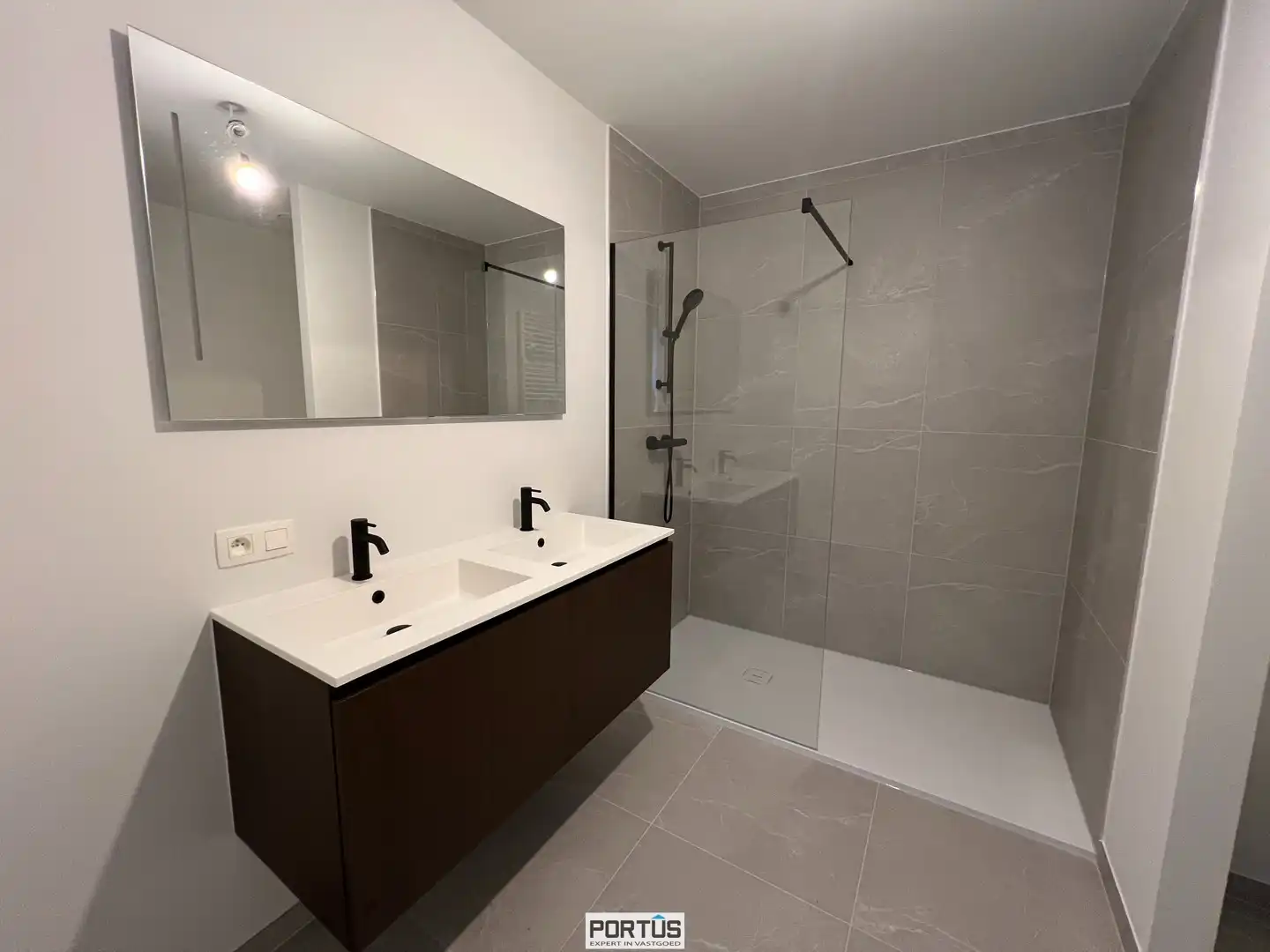 Instapklaar nieuwbouwappartement te koop met 2 slaapkamers in Residentie Portanic te Nieuwpoort foto 9