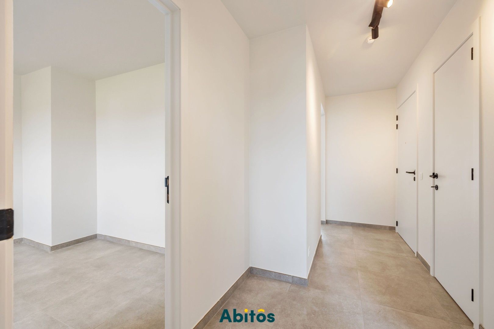 Nieuwbouw dakappartement met twee slaapkamers en garage foto 15