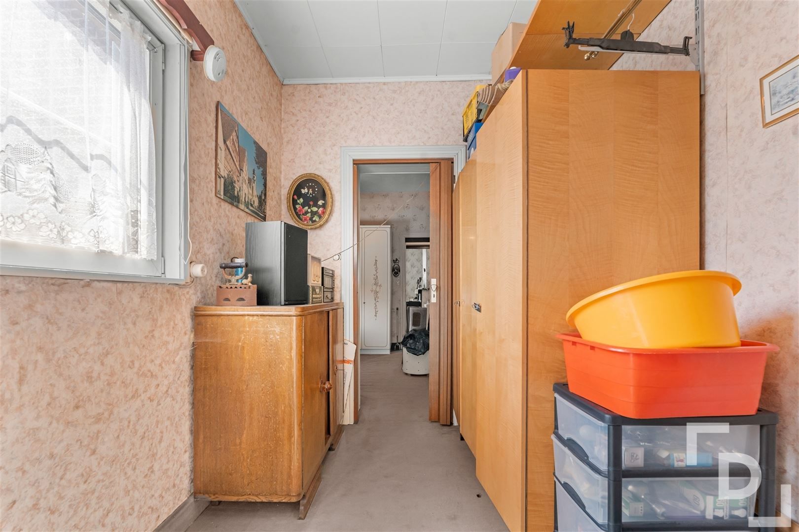Te renoveren woning met uitweg op centrale locatie in Ieper. foto 15