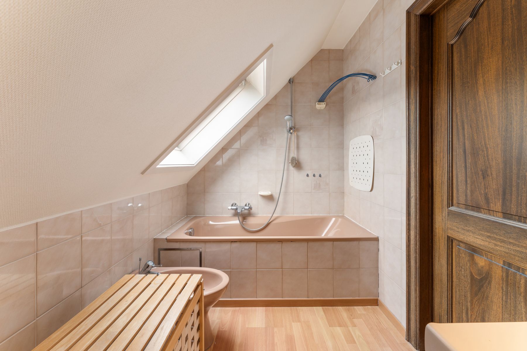 Vrijstaande woning met tuin op een rustige locatie foto 15