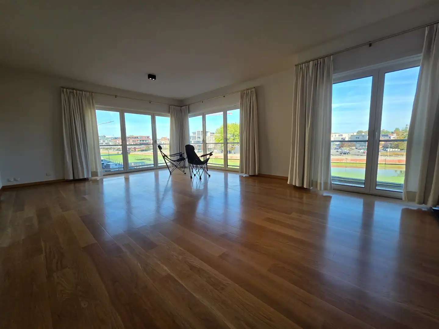 Prachtig hoekappartement aan de Leie met ondergrondse standplaats! foto 4