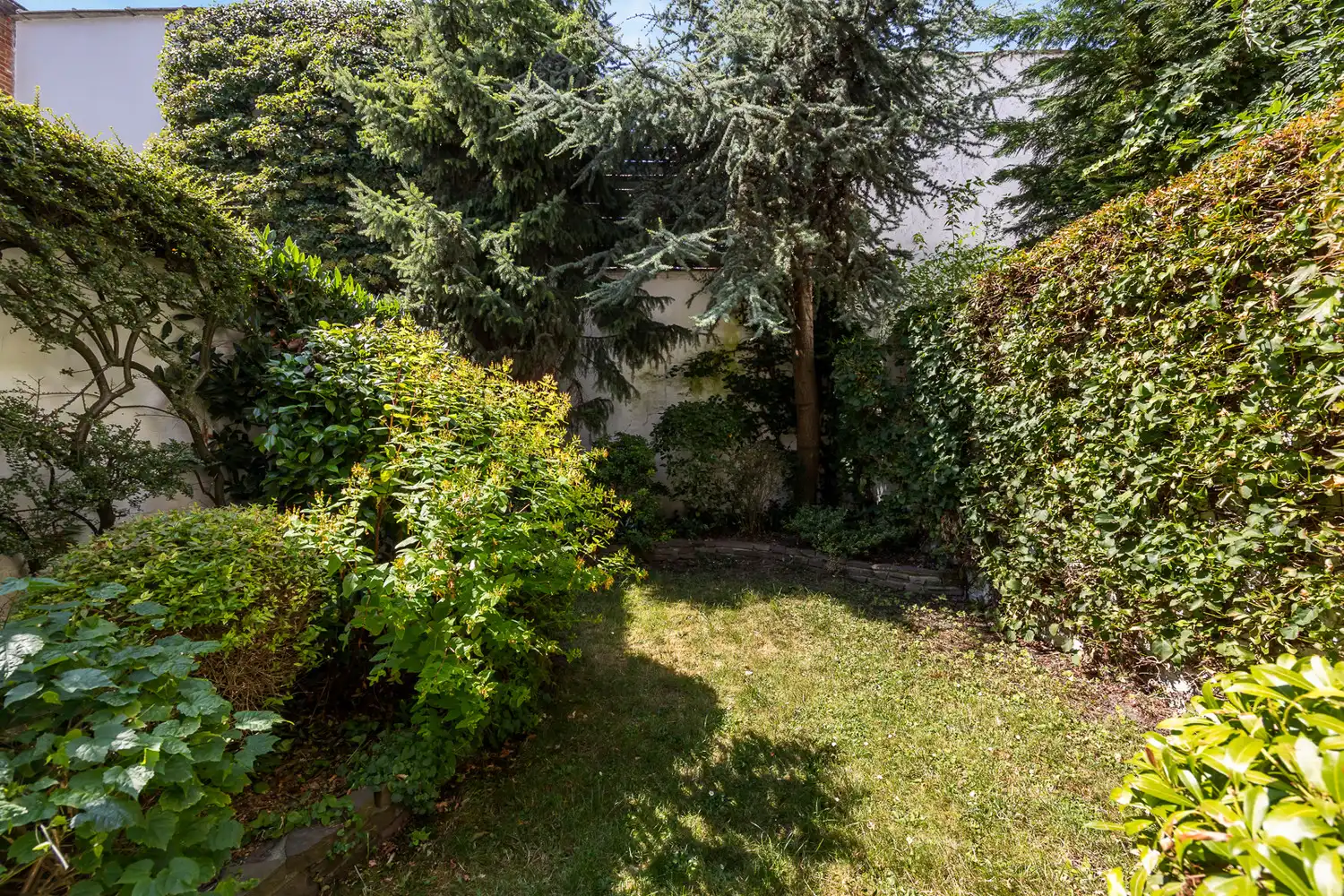 MATCHED: kevin@wellimmo.net voor meer info! Een oase van rust in hartje Antwerpen: Ruime stadswoning met prachtige tuin, garage én praktijkmogelijkheid foto 11