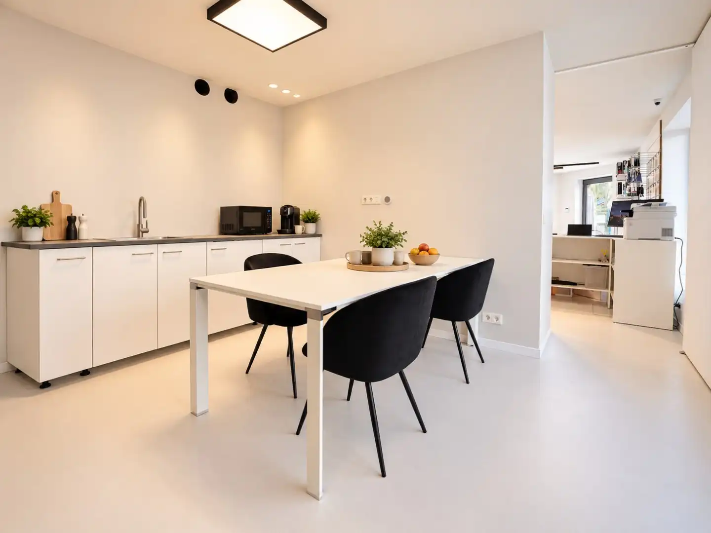 Instapklaar en hoogwaardig handelspand (122 m²) op topligging in Nieuwpoort Stad foto 8