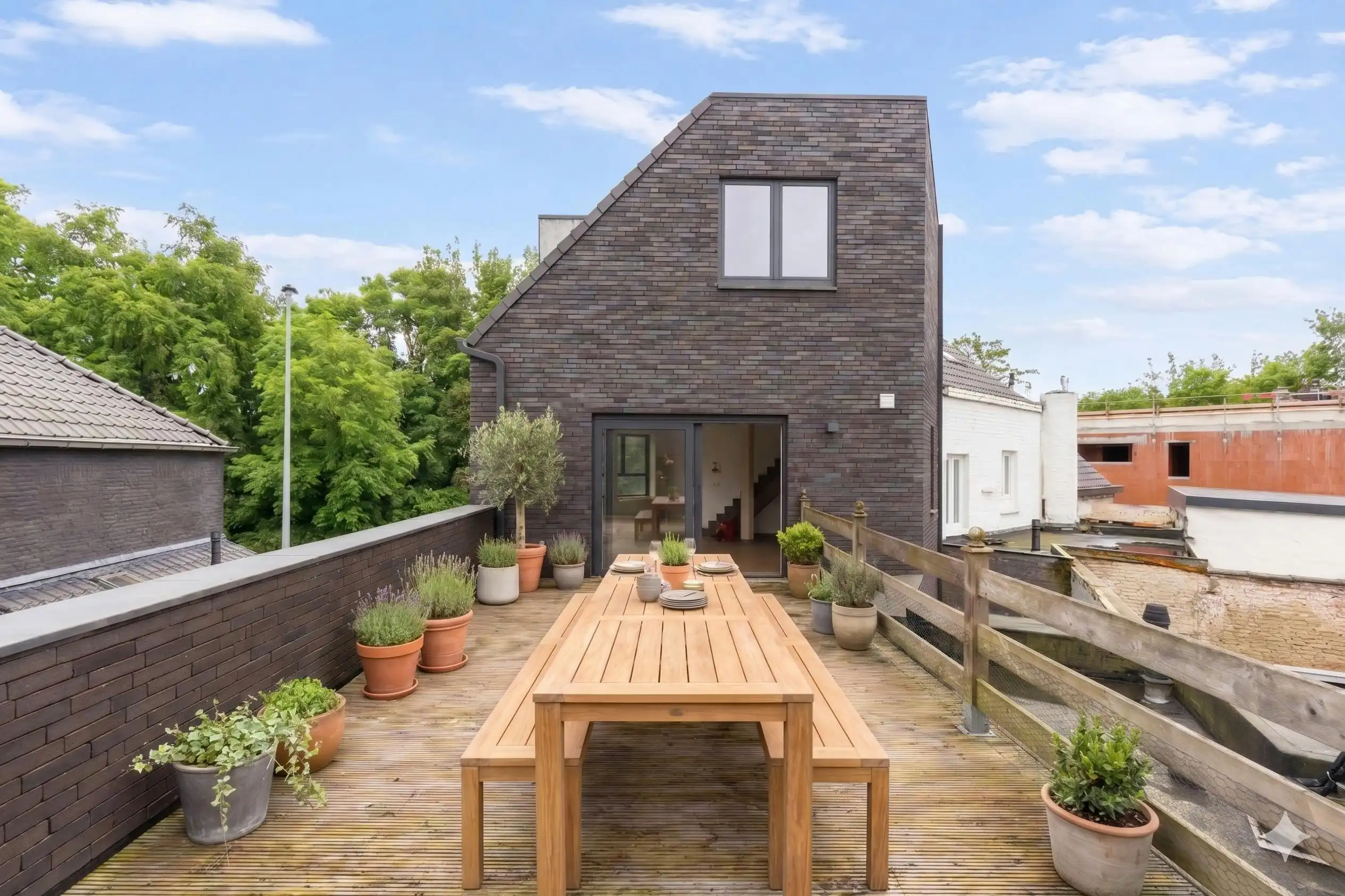 Bel-etagewoning met 2 buitenruimtes te koop in Zwijnaarde foto 6