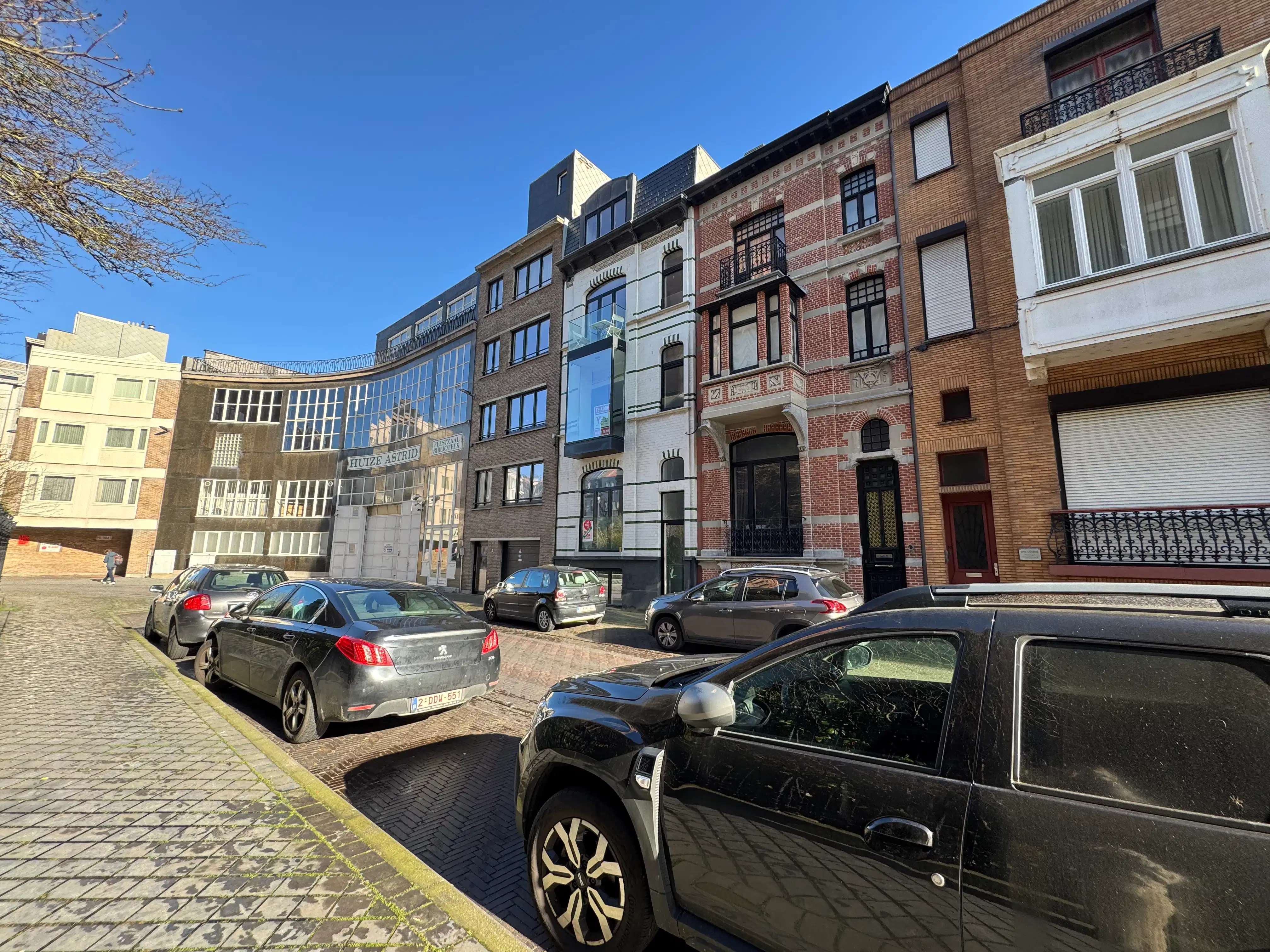 Appartement in gerenoveerd eclectisch herenhuis aan de Sint-Jozefkerk foto 12