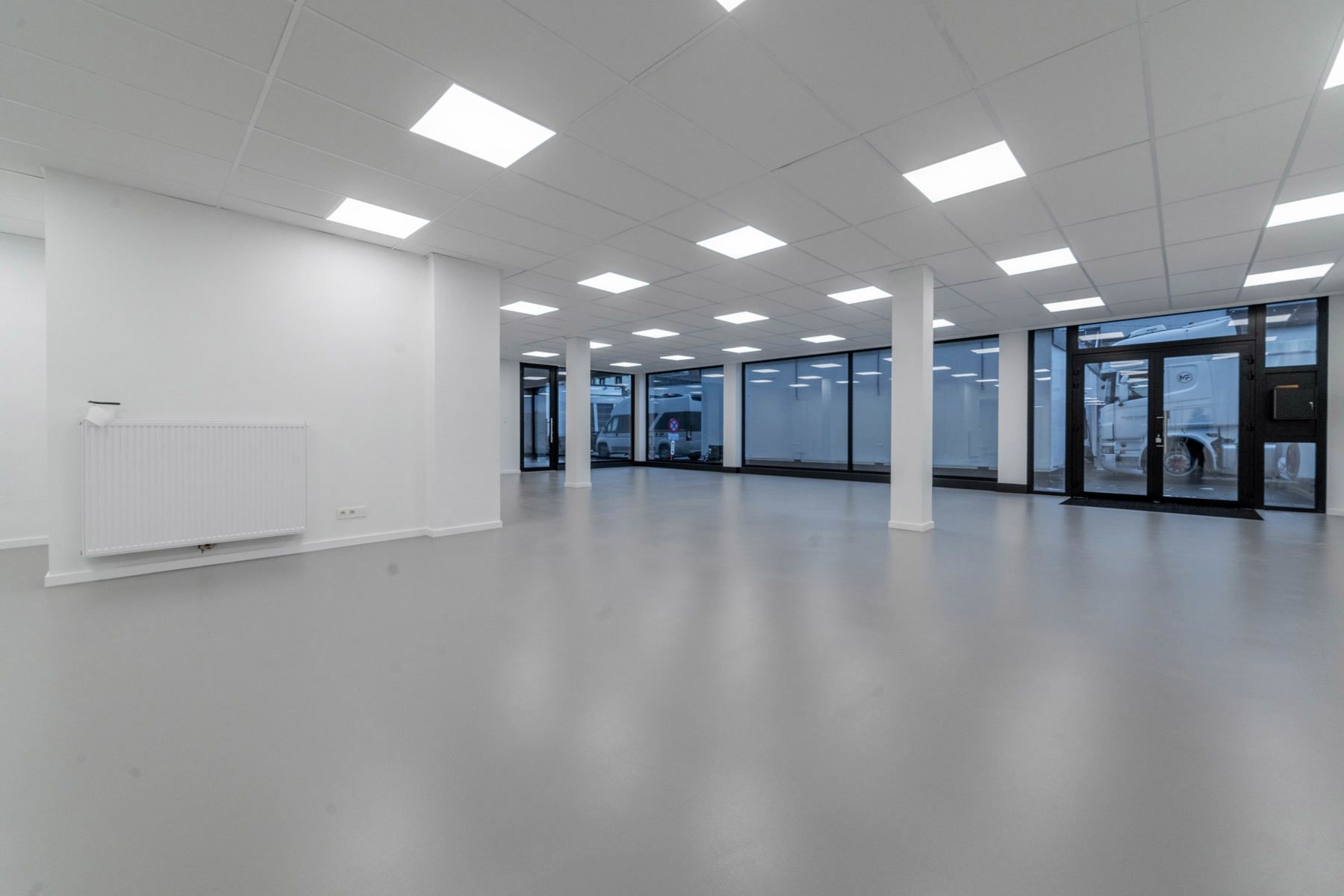 Commerciële ruimte te huur foto {{pictureIndex}}