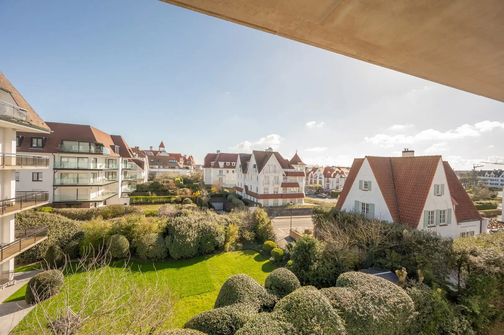 Instapklaar appartement met frontaal zeezicht in het Zoute. foto 13