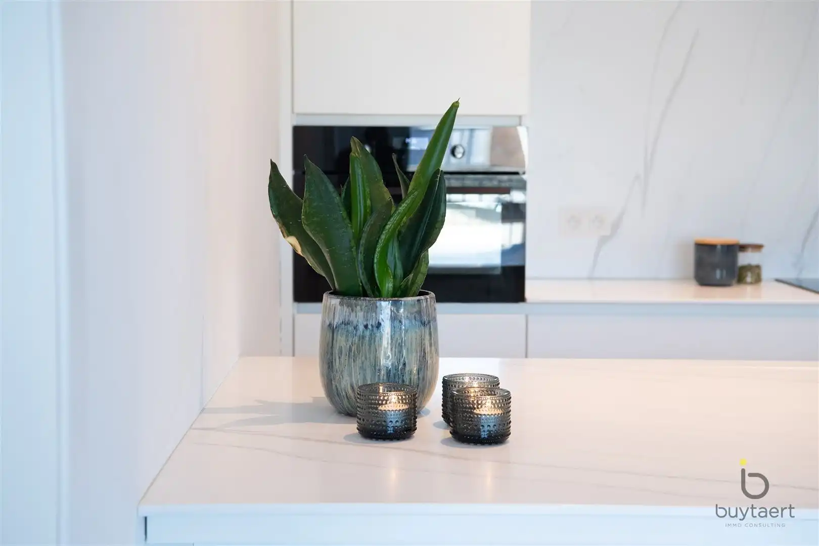 Recent 1 slaapkamer appartement met prachtig uitzicht! foto 3