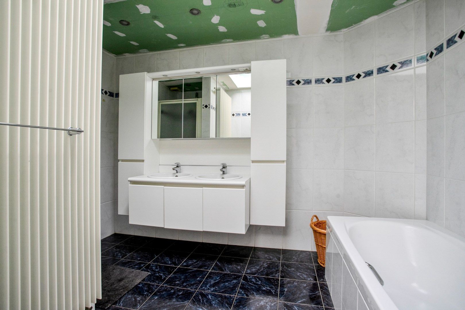Ruime woning met 3 slaapkamers, bureau en tuin! foto 8