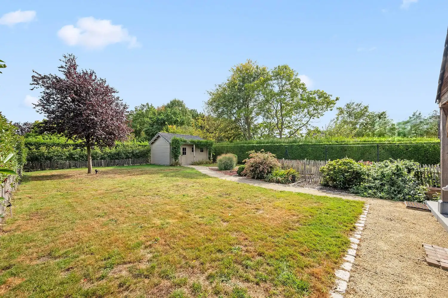 Prachtige villa woning, 5 slaapkamers, 2 badkamers in een zeer rustige straat gelegen foto 4