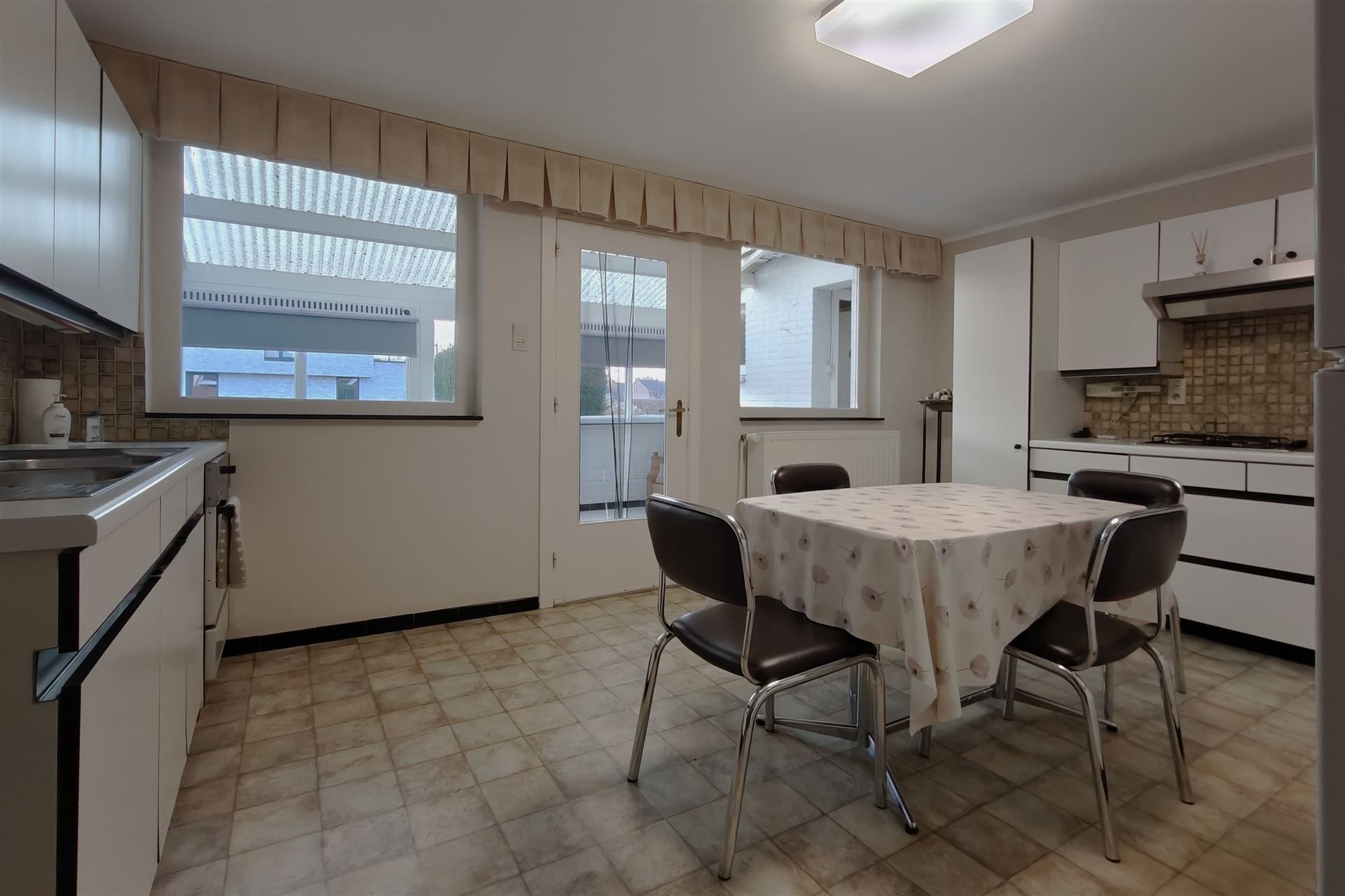 Nette, op te frissen hoekwoning (5a70ca) met mogelijkheden op gunstige locatie te Munsterbilzen foto 7