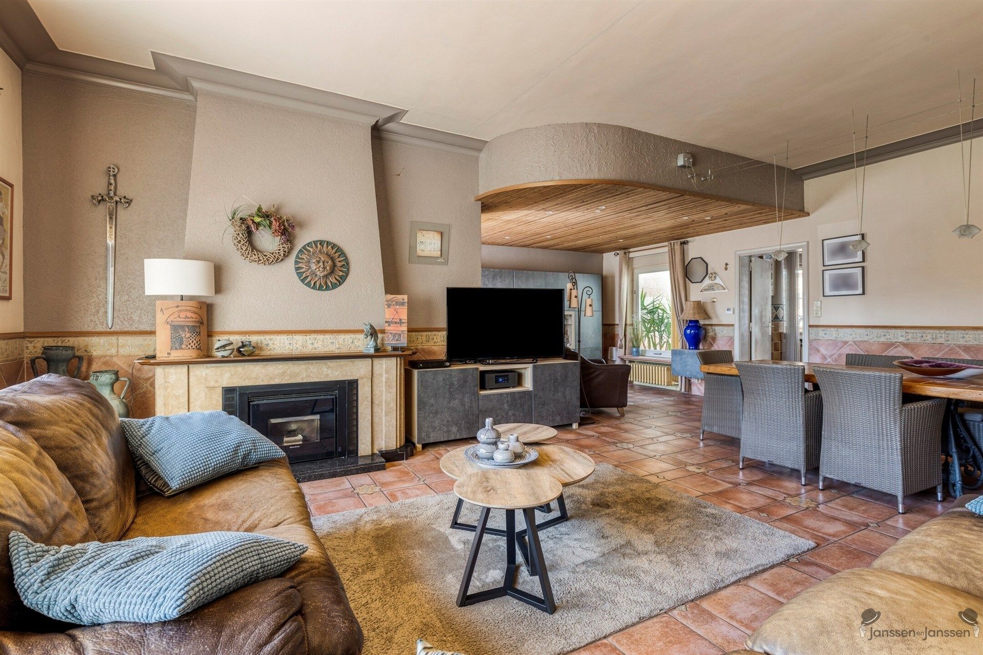 meergezinswoning met 9 slaapkamers, instapklaar foto 10