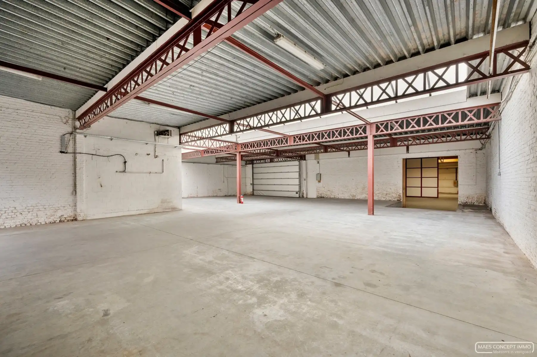 Magazijn te huur vlak aan station van Anzegem foto 5
