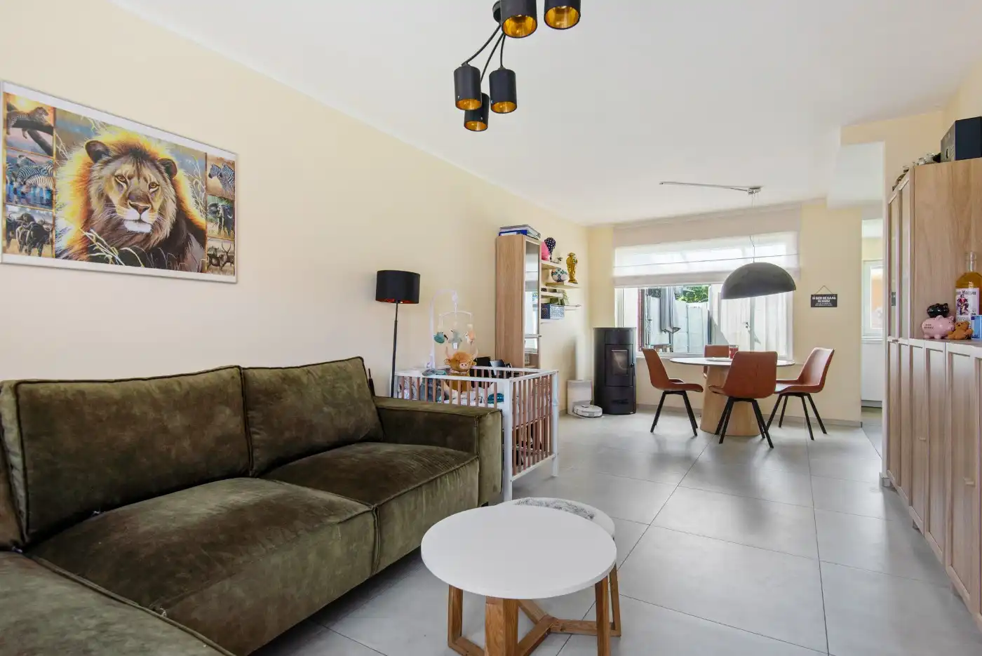 Centraal gelegen, gerenoveerde woning met 3 slpk. en west-tuin foto 5