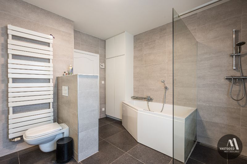Charmante woning op 1.218m² met ruimte, groen en een prachtig uitzicht te Kleit foto 16