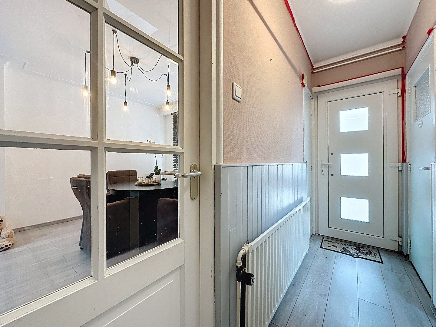 Gerenoveerde half vrijstaande woning met royale tuin en dubbele garage. foto 21