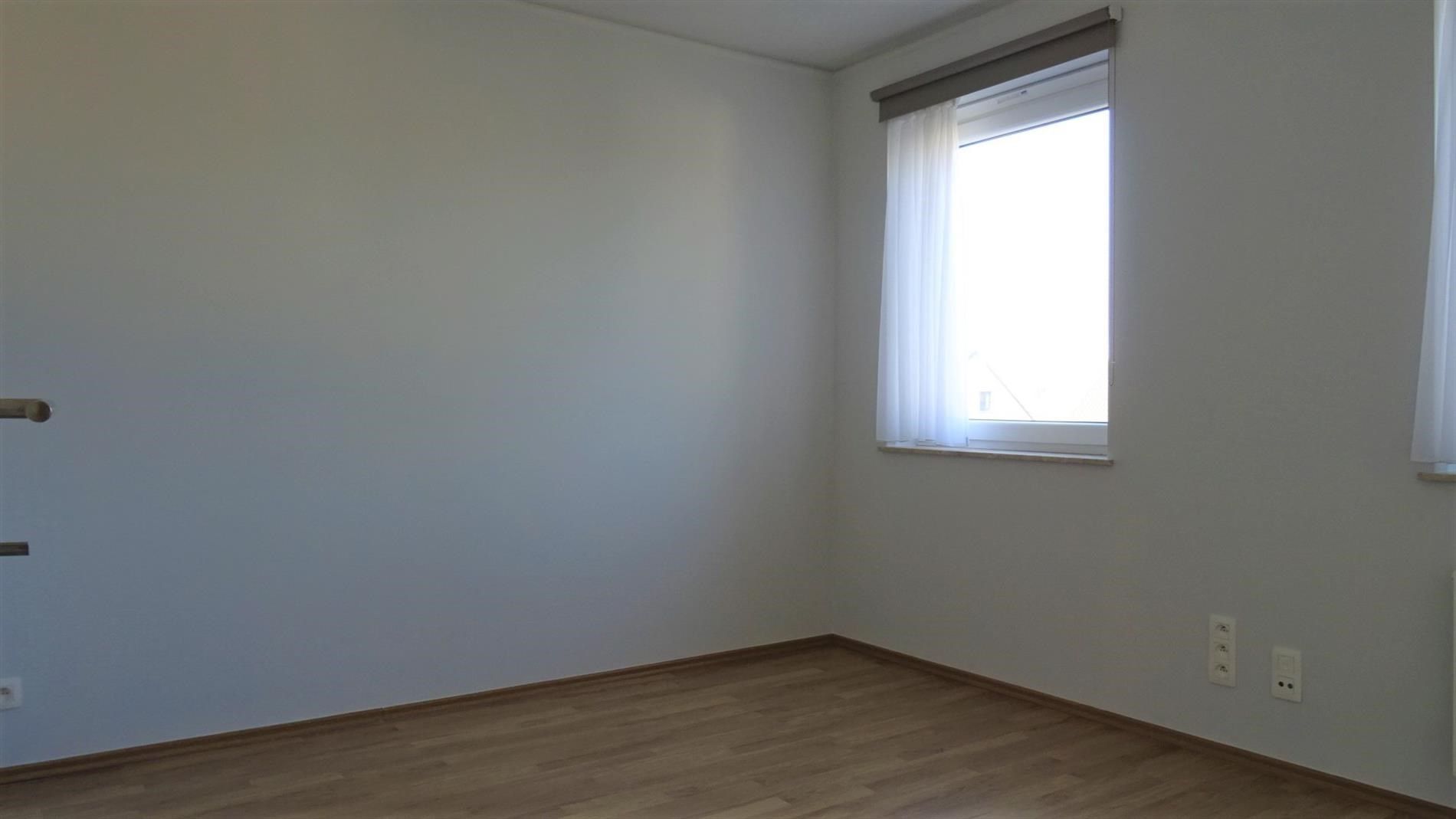 Ruim app. met 2 slpks, terras, parkeerplaats en kelder foto 13