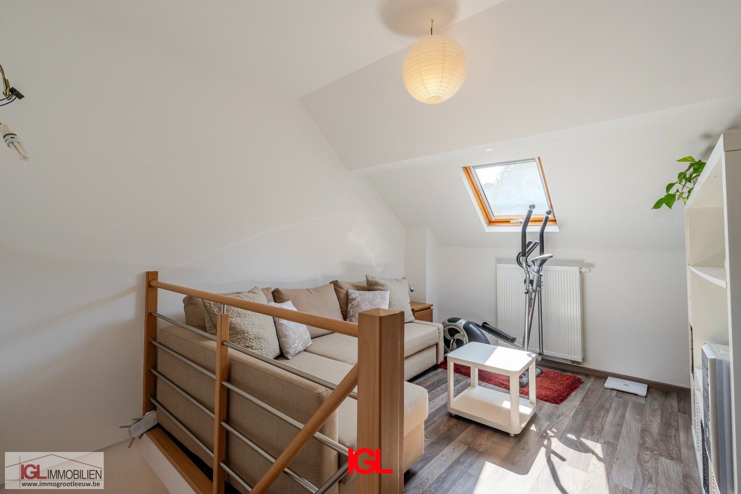 Volledig gerenoveerde woning met 2 slaapkamers foto 14