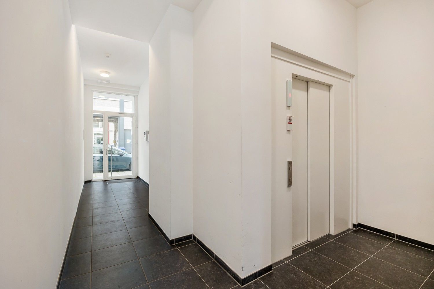 Modern 2-slaapkamerappartement van ±95m² met dubbele terrassen in hartje Berchem foto 17