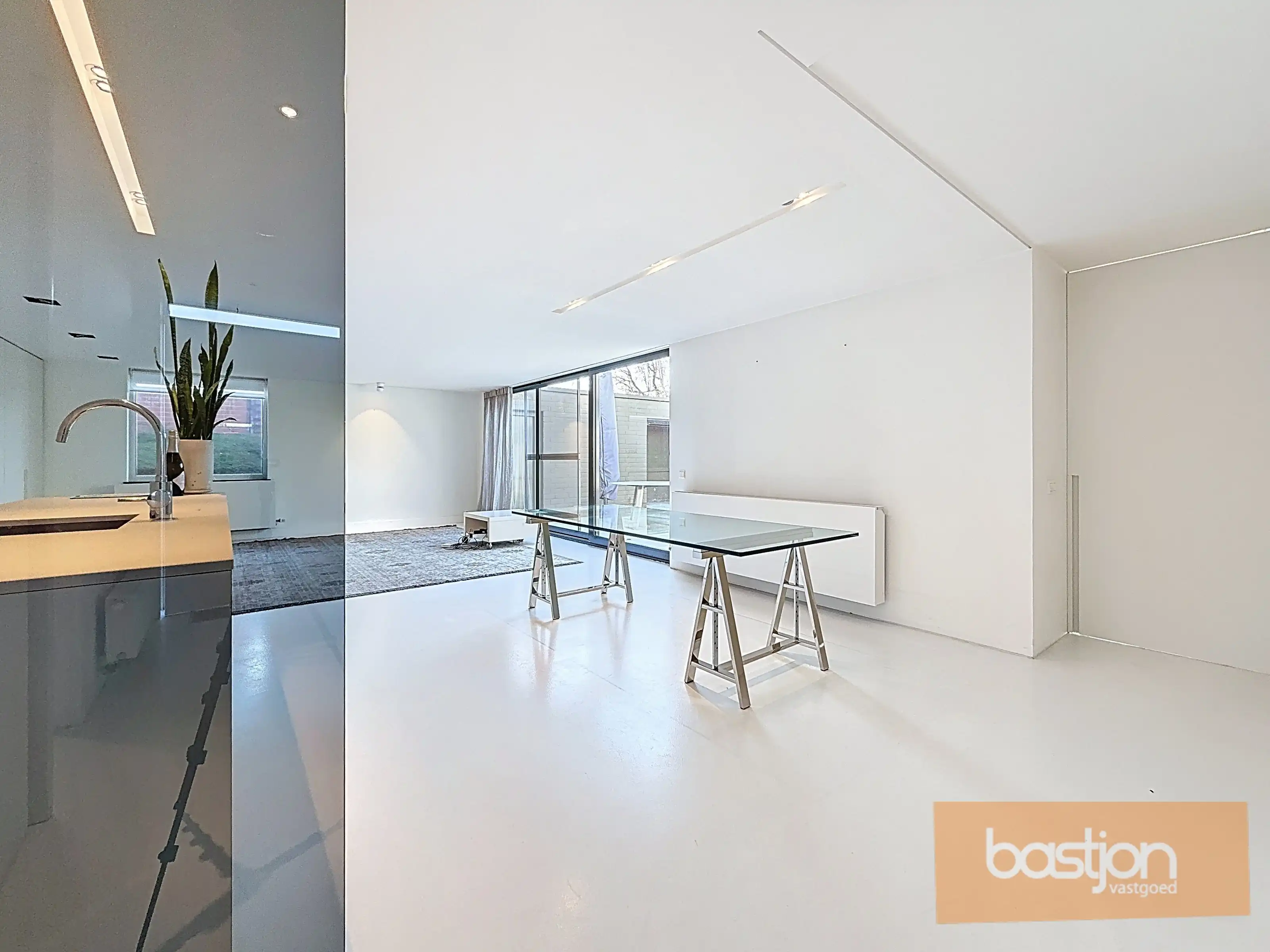 Instapklare, gelijkvloerse woning te koop in rustige buurt van Marke foto 5