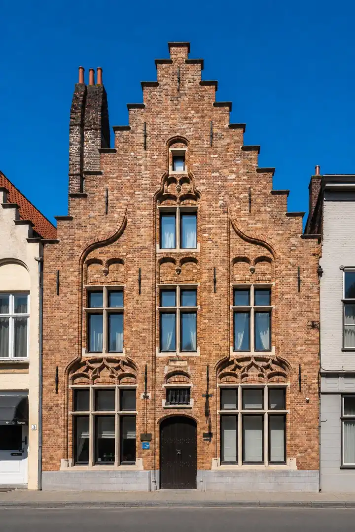 Exclusieve Guesthouse-B&B in historisch Brugge – “Maison le Dragon” / “Hier in De Draecke” foto {{pictureIndex}}