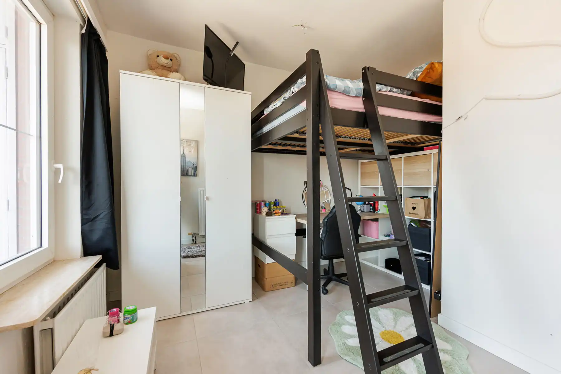 Totaal gerenoveerd appartement (99m²) met 2 slaapkamers en terras. foto 10