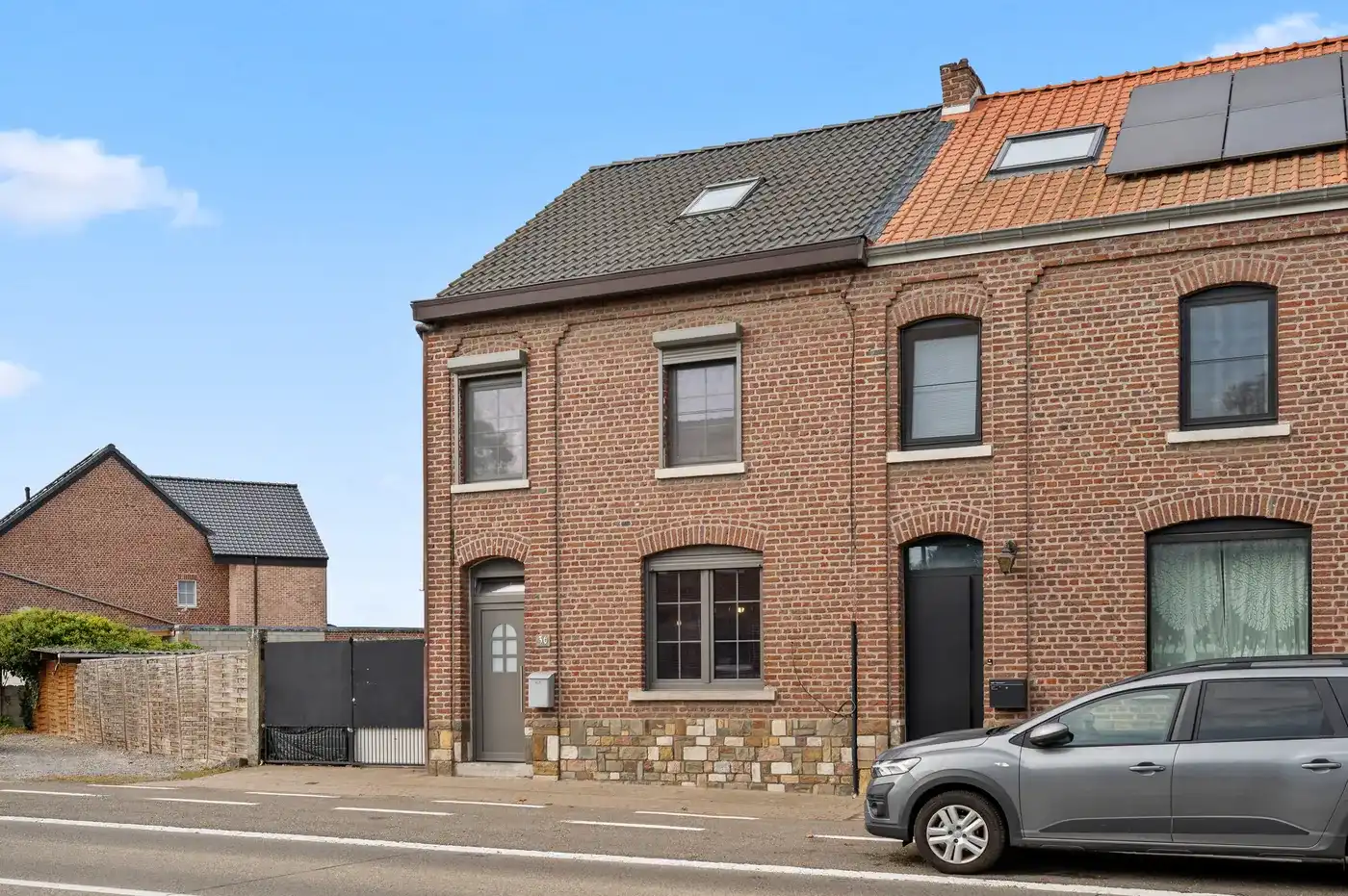 Ruime op te frissen woning in Bunsbeek met 3/4 slaapkamers, grote tuin en 12 parkeerplaatsen foto 4