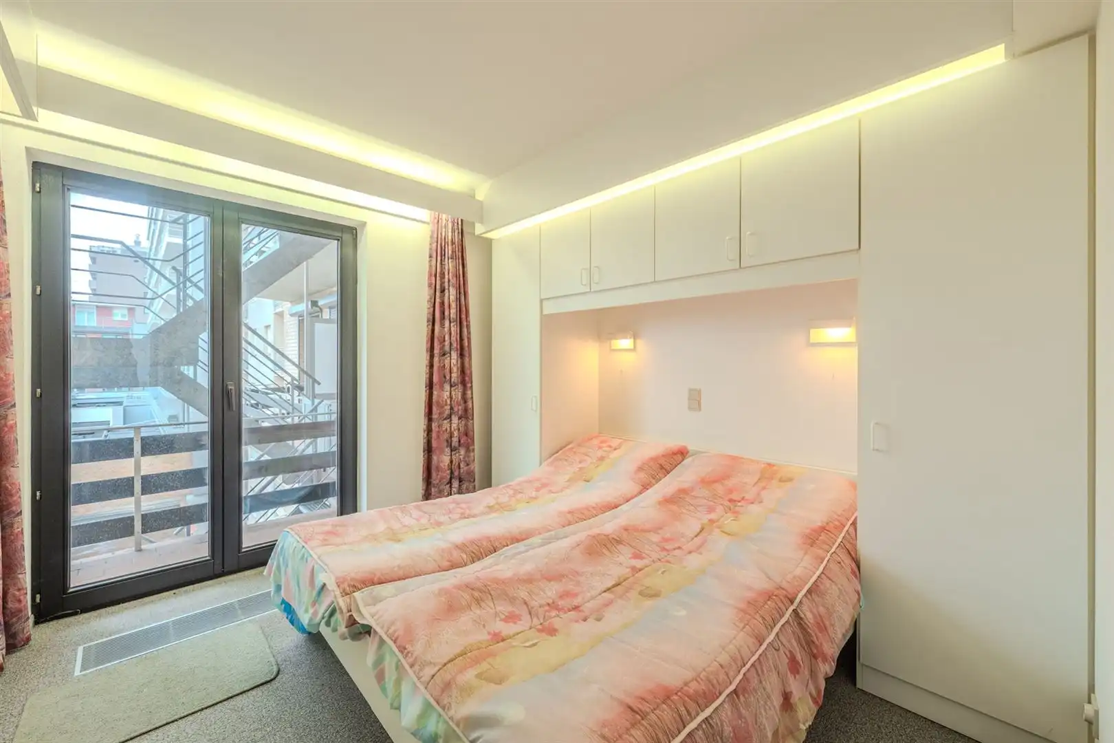 verzorgd appartement met lateraal zeezicht in residentie Falcon foto 17