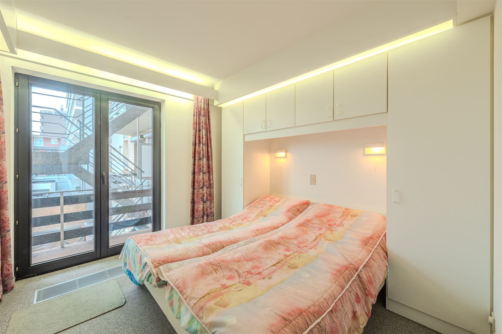 verzorgd appartement met lateraal zeezicht in residentie Falcon foto 17