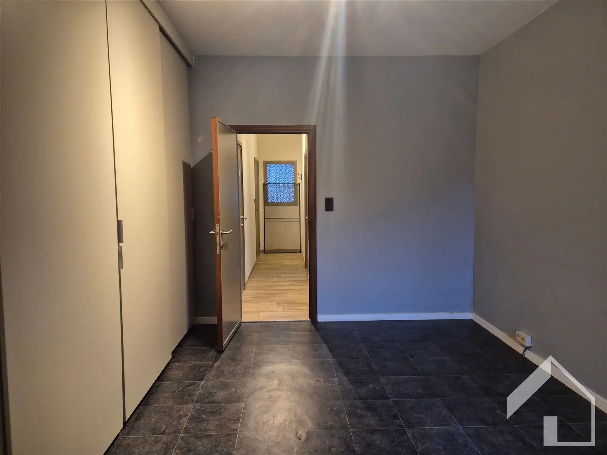 Gelijkvloersappartement op toplocatie met 1 slaapkamer en binnenkoer foto 9