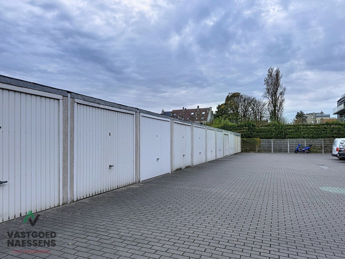 RUIME GARAGEBOX IN RESIDENTIËLE WOONWIJK foto 5