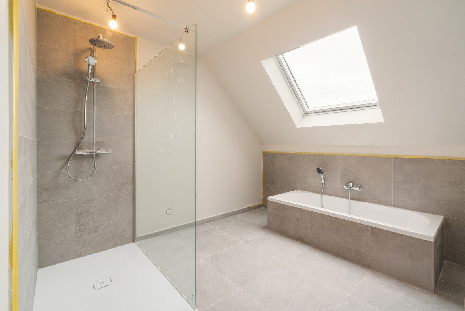 RUIM APPARTEMENT MET 3 SLAAPKAMERS foto 11