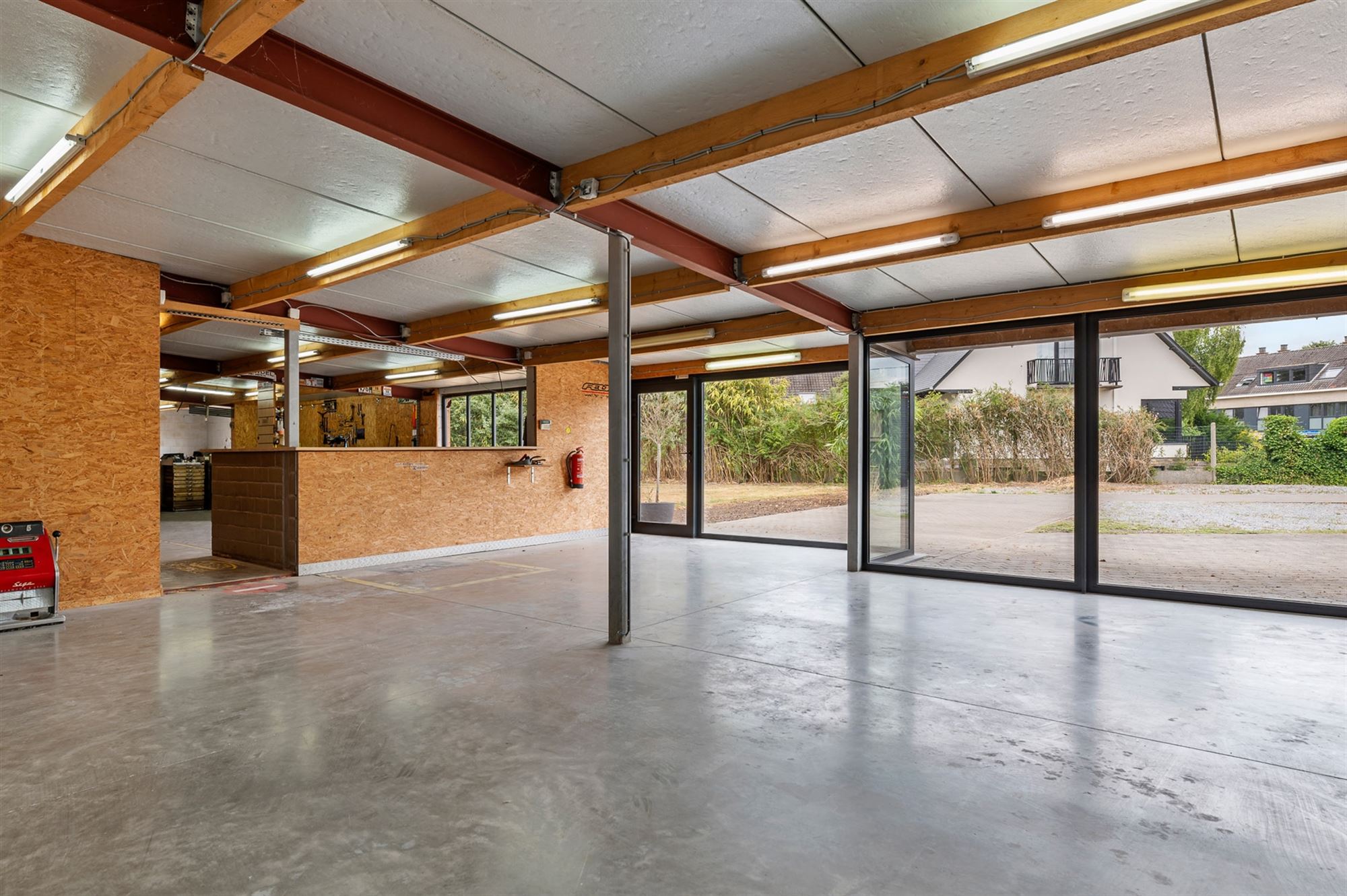 RUIME WONING (213M2) MET 5 SLAAPKAMERS + POLYVALENTE RUIMTE VAN 240M2 OP EEN PERCEEL VAN 18A91 foto 24