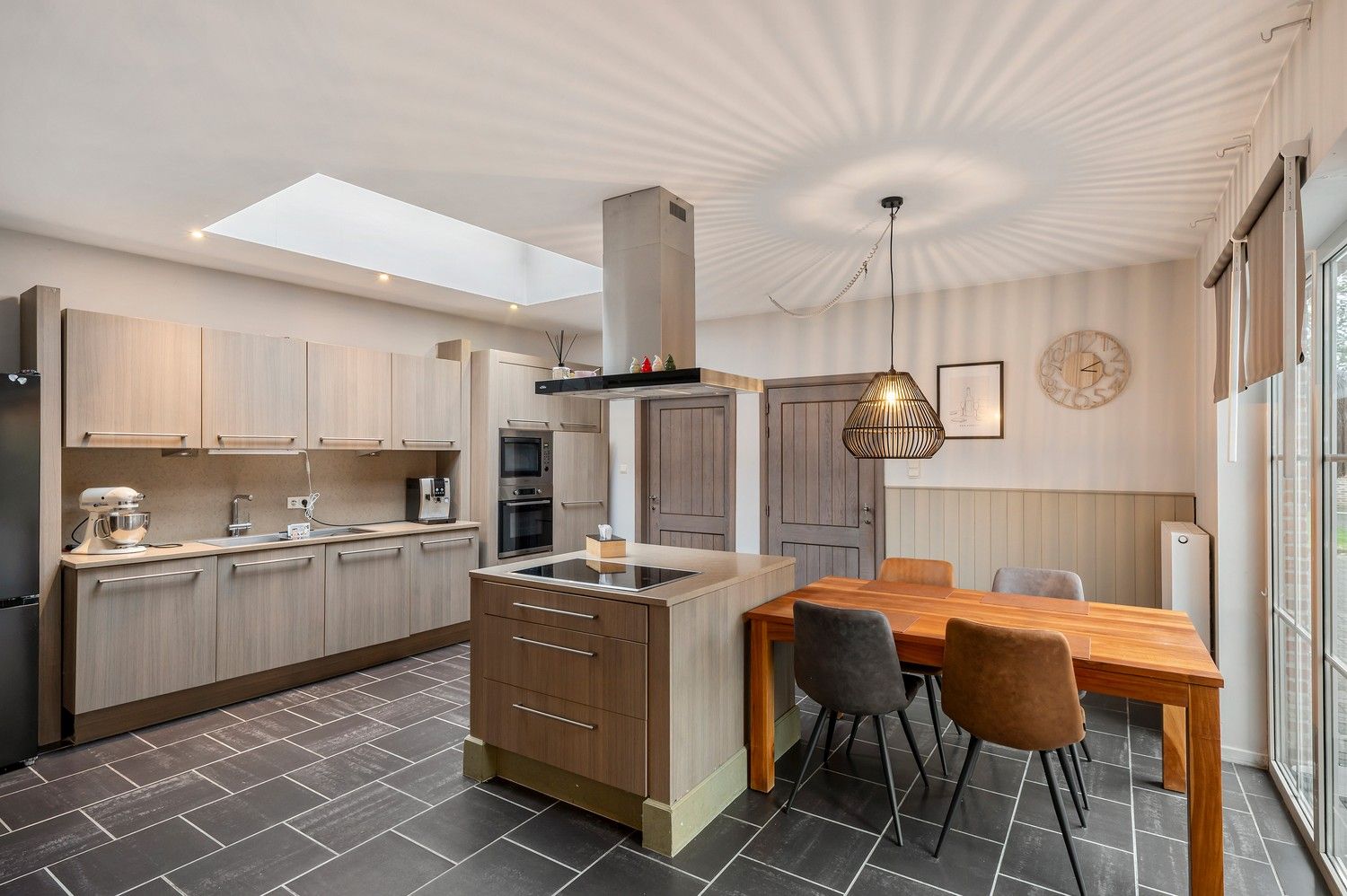 Ruime, instapklare pastorijwoning met bijgebouw op 1 180 m². foto 13