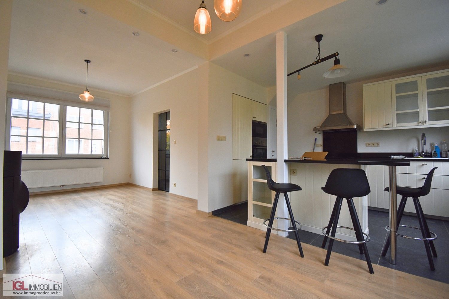 Smaakvol gerenoveerde woning met 3 slaapkamers, tuin en garage foto 4