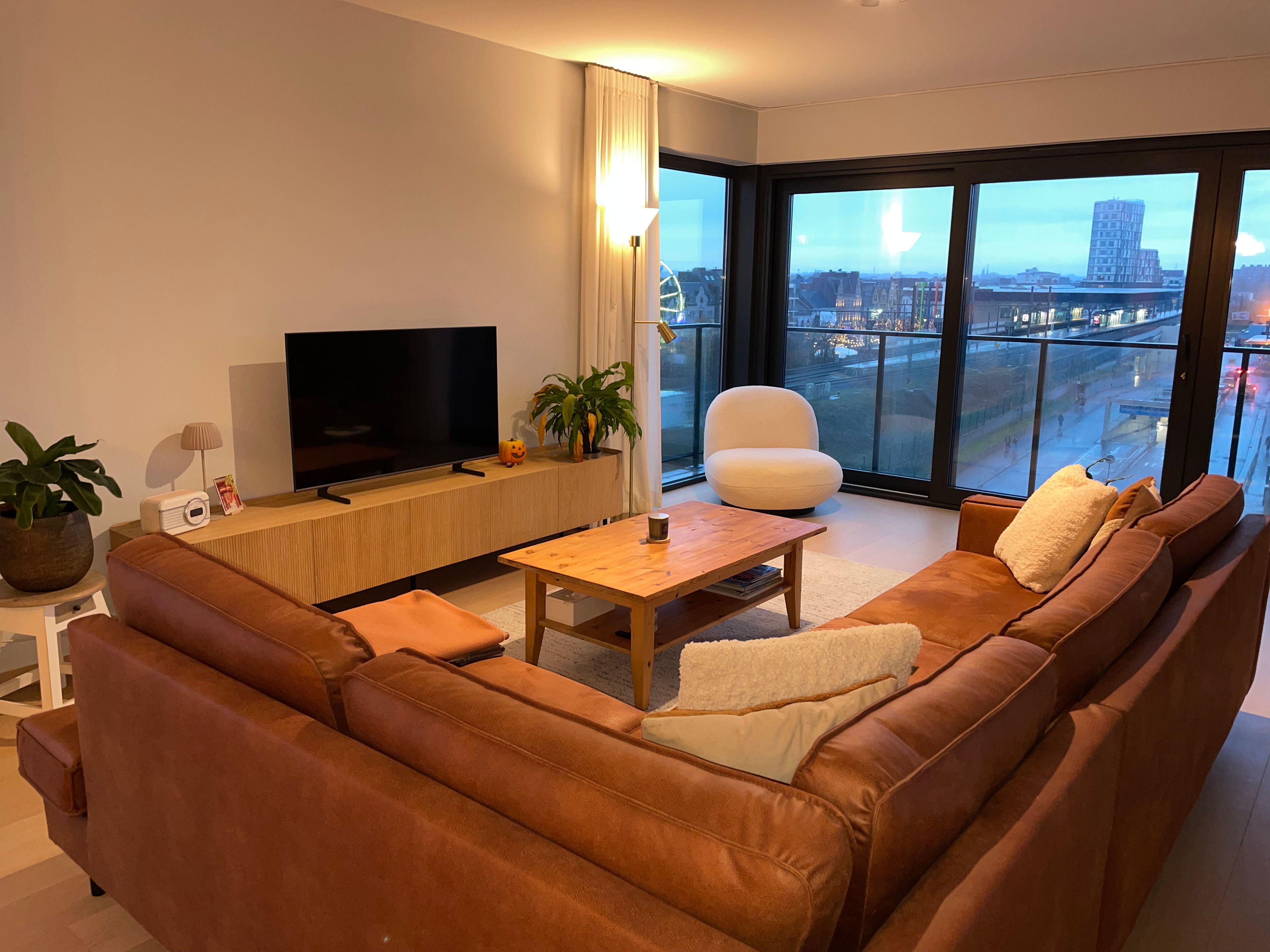 2-slpk-APP + ruime garage foto {{pictureIndex}}