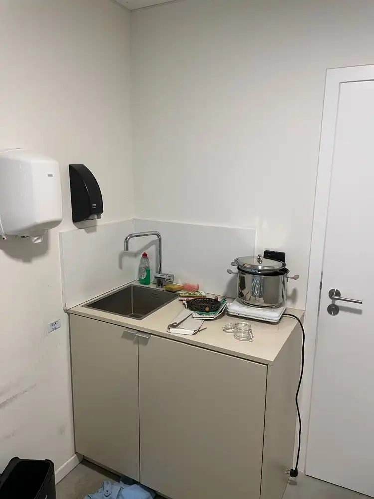 Handelsruimte te huur foto 13