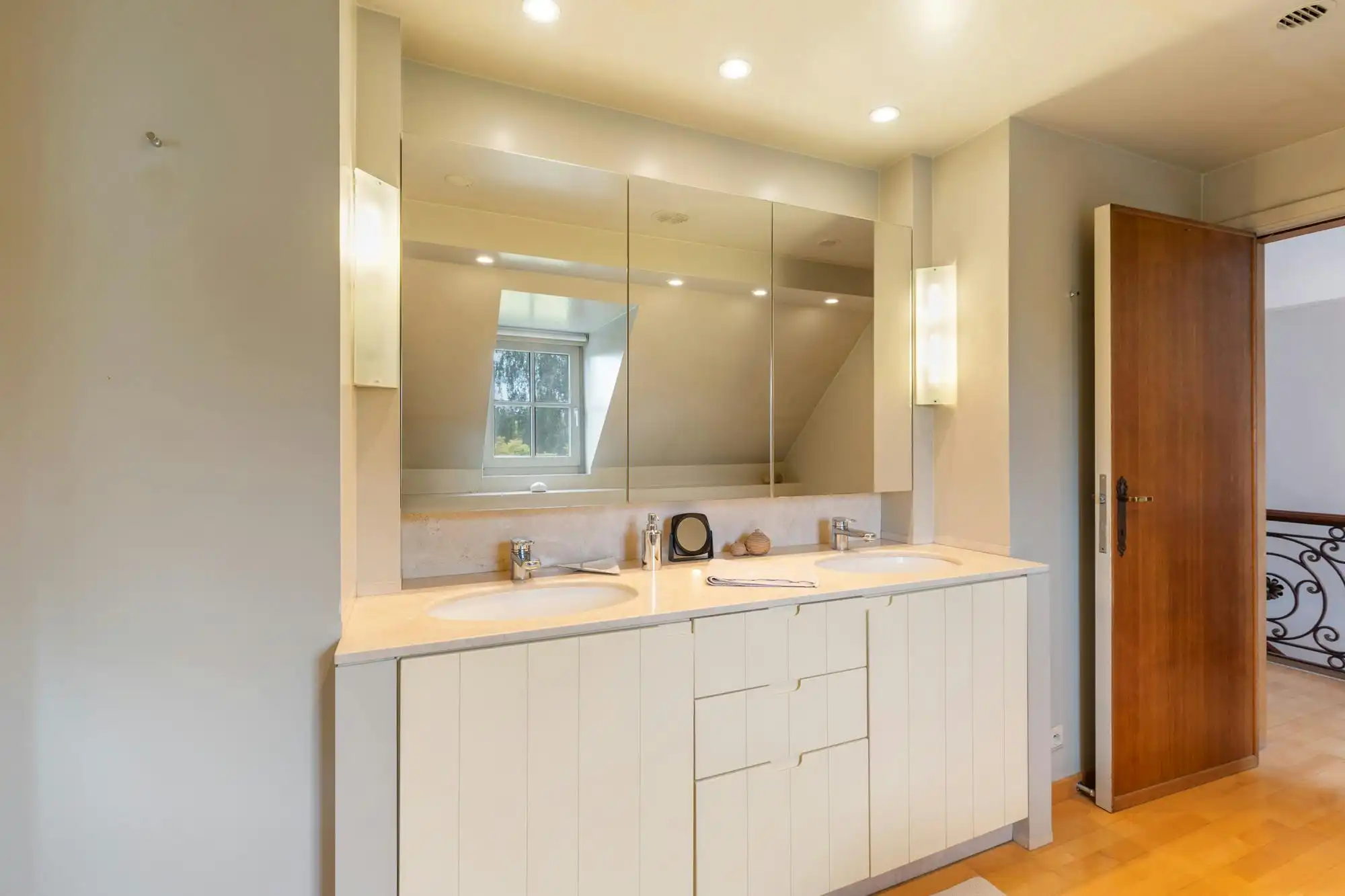 Exclusieve villa met aparte ingang voor vrij beroep in Grimbergen  foto 16