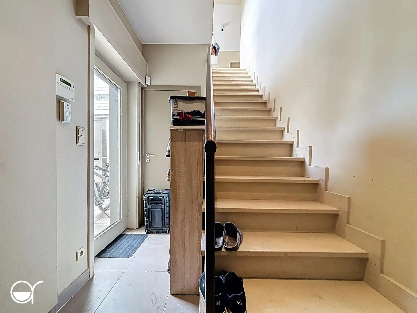 Meergezinswoning met 2 appartementen en kantoorruimte foto 12